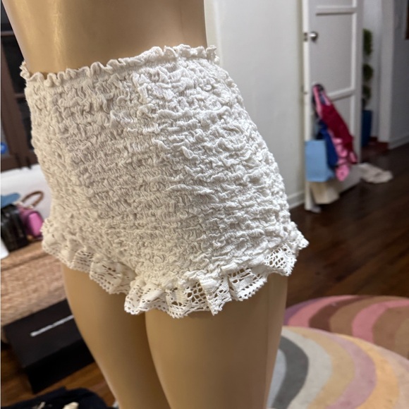 Free People Cream Ruffled Shorts - Picture 5 of 8